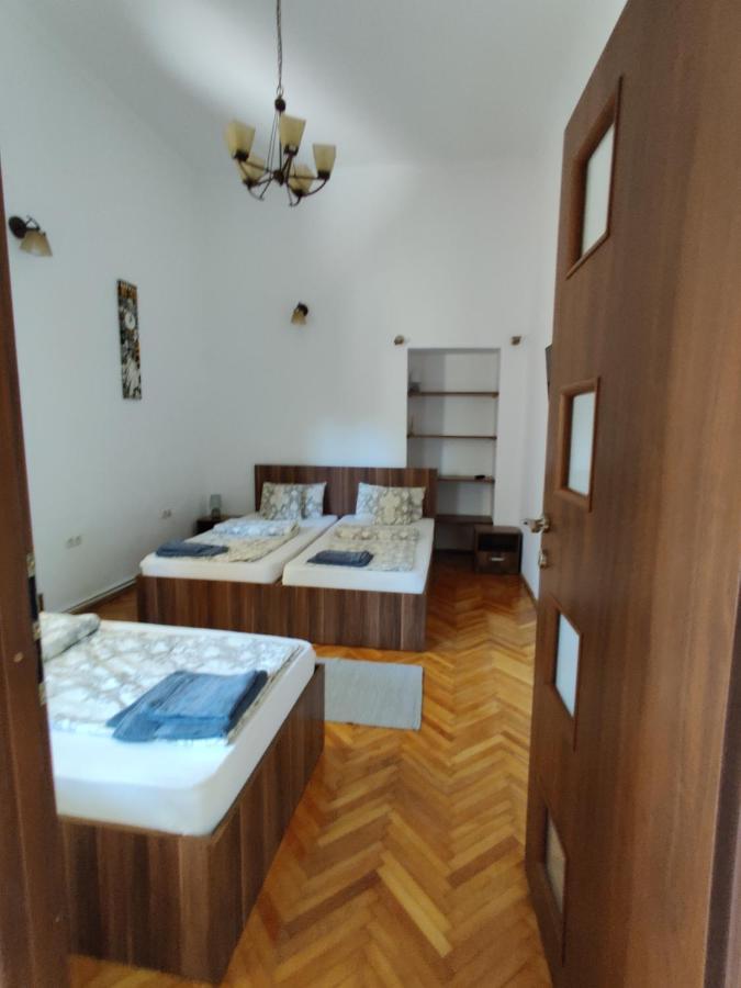 Satu Mare Apartments Exterior photo